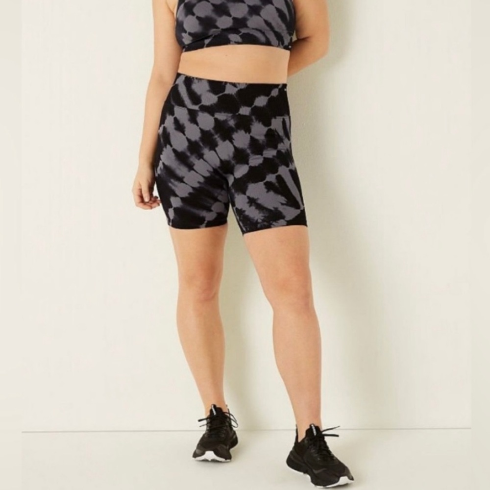 New VS Pink shorts - Picture 2 of 4